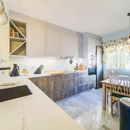 105 - Duplex With Views, 公寓 *